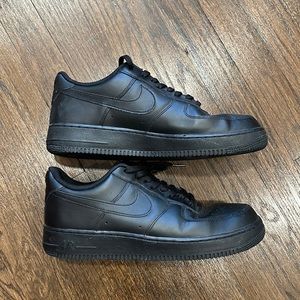 Nike Air Force One - Mens Black Size 11